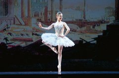 Амели Жоанидес в балете «Раймонда». Постановка Мариуса Петипа в редакции Венсана Шайе
